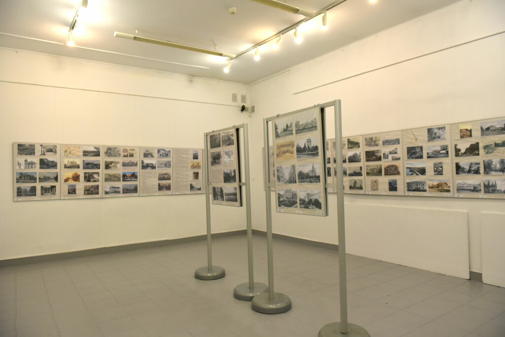 zdjęcia i opisy z wystawy